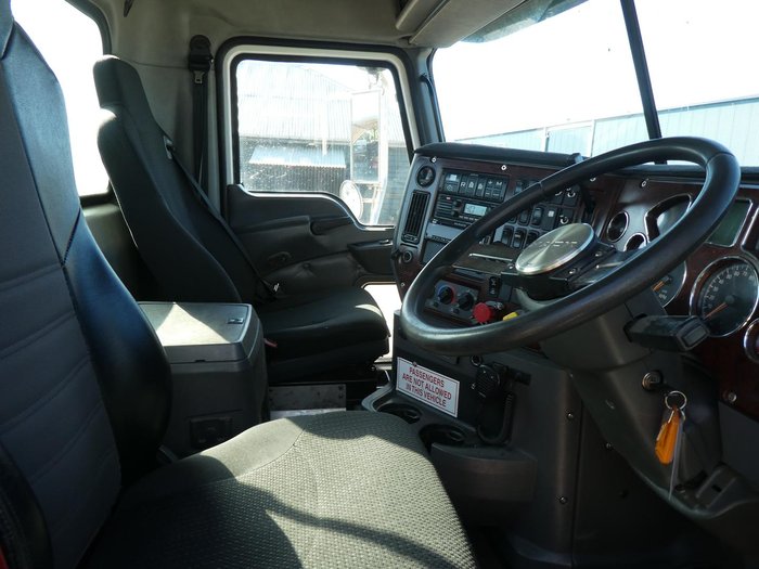 2015 Mack Granite WHITE