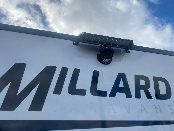 2024 Millard Mflow 21'6 Rear Door Side Club