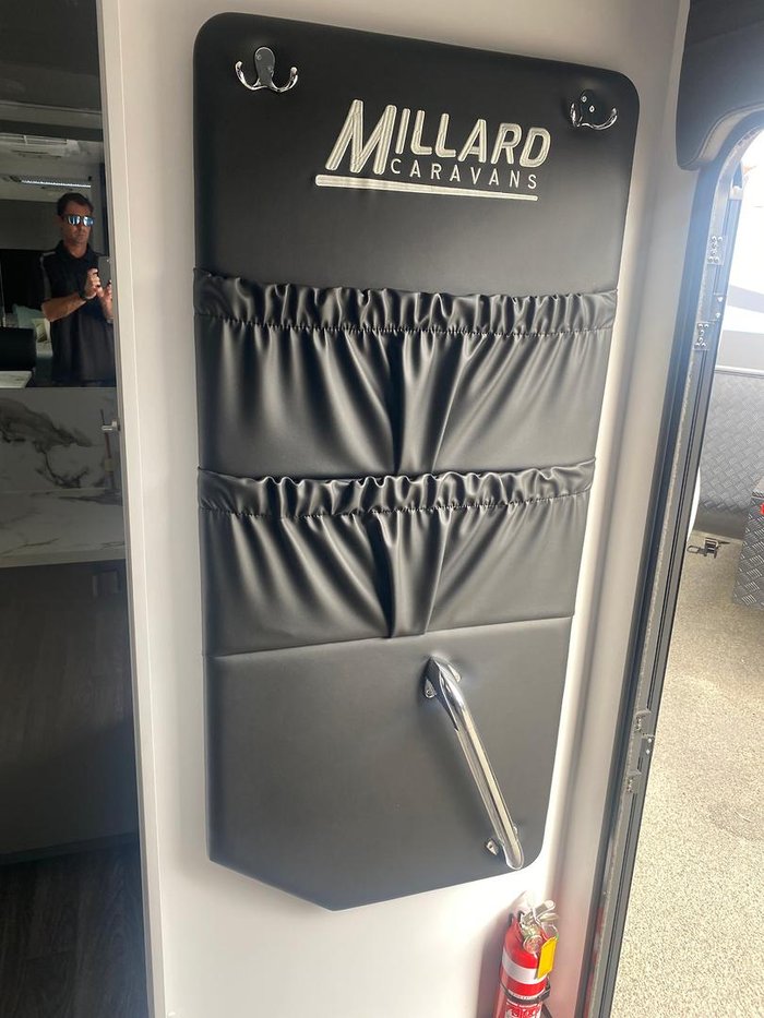 2024 Millard Mflow 21'6 Rear Door Side Club