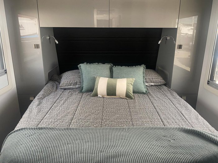 2024 Millard Mflow 21'6 Rear Door Side Club