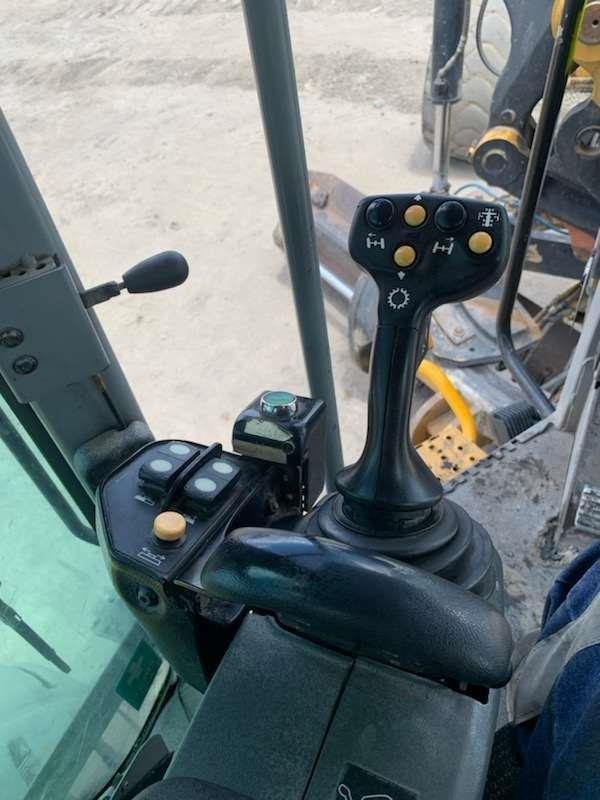 2012 Caterpillar 16M 