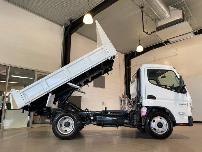 2024 Fuso Canter 615 615 Tipper White