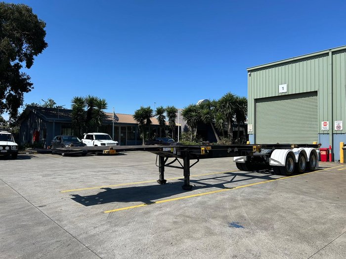 2014 Vawdrey 40-48' Ultra Low, Push Bumper, 3 Way