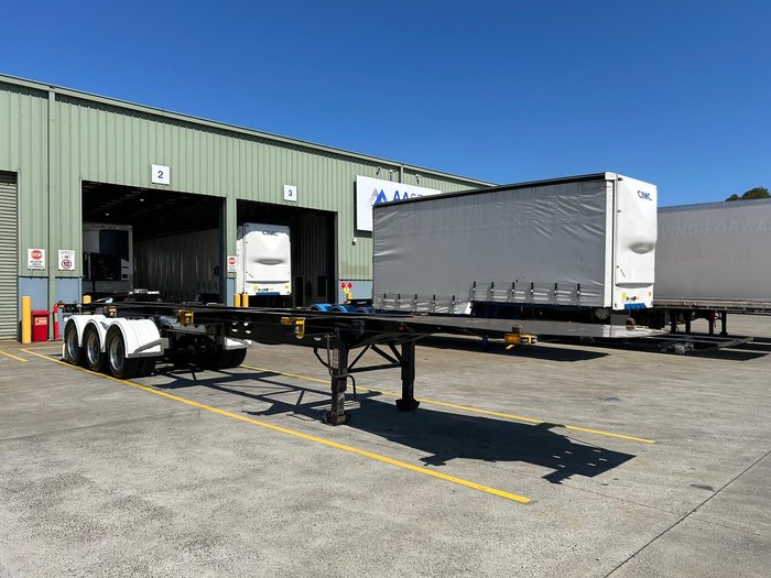 2014 Vawdrey 40-48' Ultra Low, Push Bumper, 3 Way 