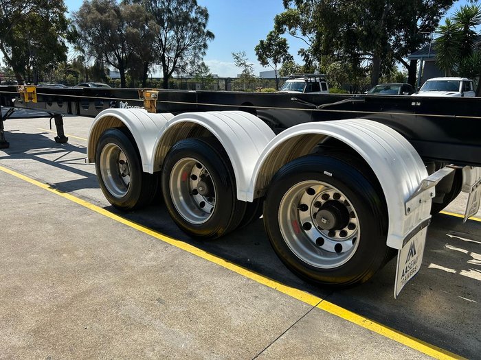 2014 Vawdrey 40-48' Ultra Low, Push Bumper, 3 Way 