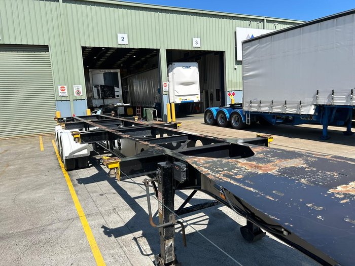 2014 Vawdrey 40-48' Ultra Low, Push Bumper, 3 Way 