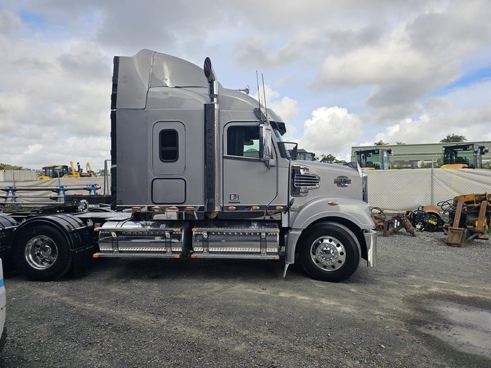 2014 Freightliner Coronado 114 Silver