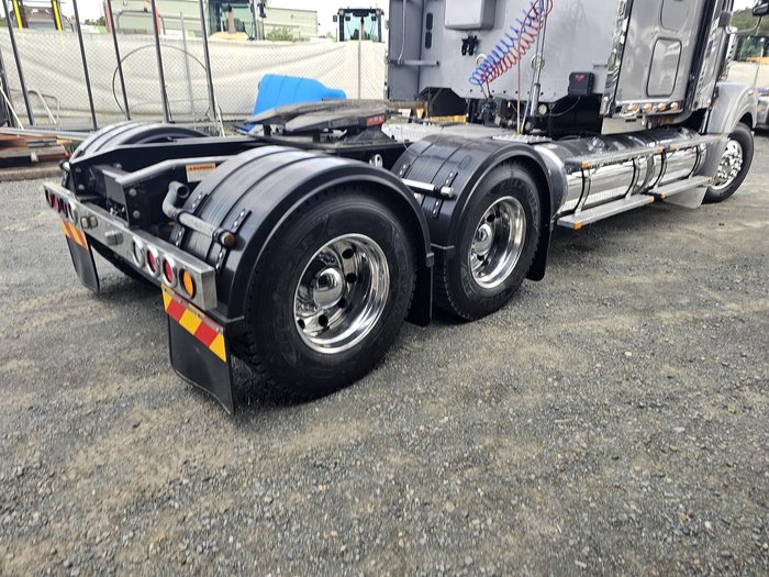 2014 Freightliner Coronado 114 Silver
