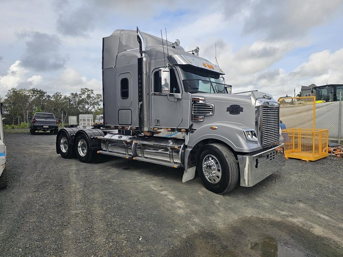 2014 Freightliner Coronado 114 Silver