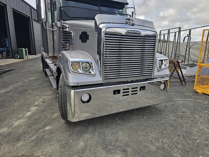 2014 Freightliner Coronado 114 Silver