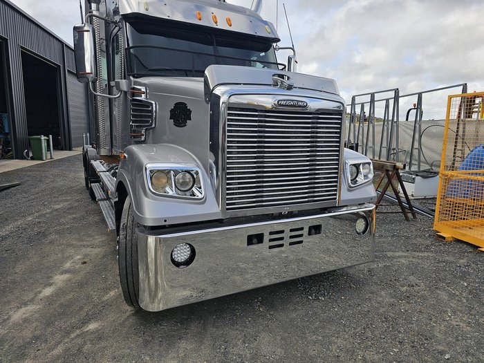 2014 Freightliner Coronado 114 Silver