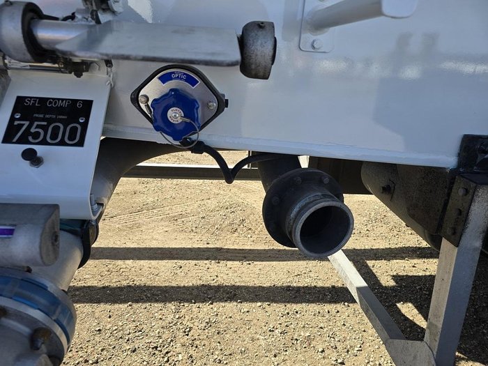 2009 Marshall Lethlean Tri Axle 6 Compartment 