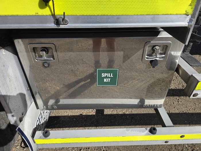 2009 Marshall Lethlean Tri Axle 6 Compartment Green