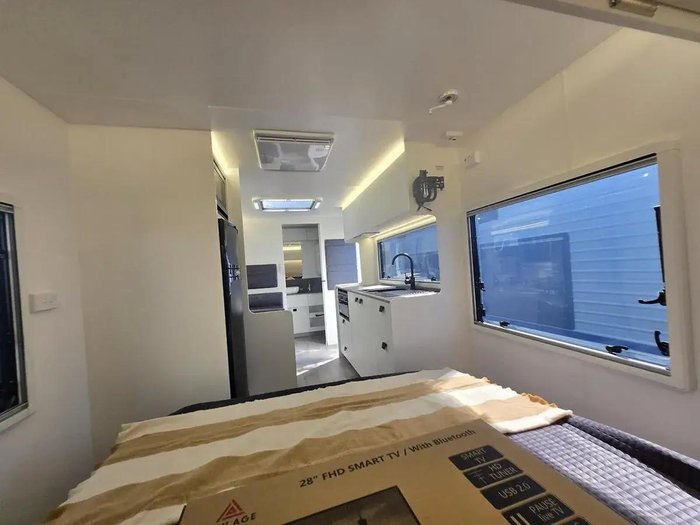 2025 New Age Caravans 2024 New Age Caravans Manta Ray 18 Expedition