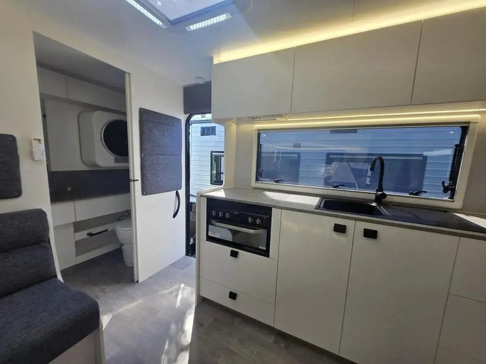 2025 New Age Caravans 2024 New Age Caravans Manta Ray 18 Expedition