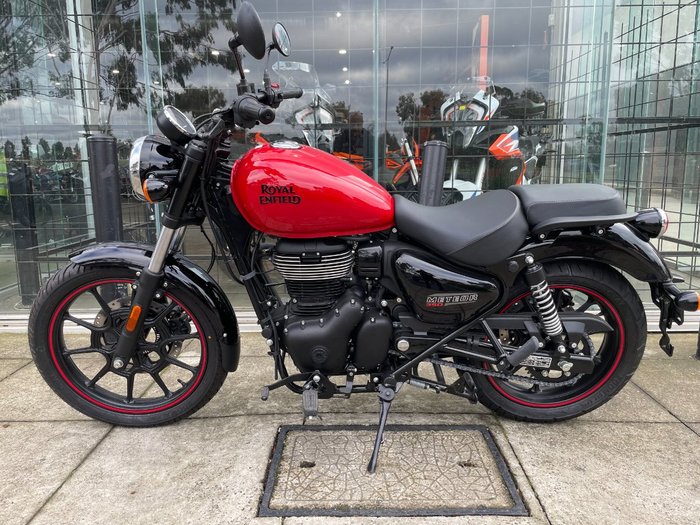 2024 Royal Enfield (see Also Enfiel METEOR 350 FIREBALL ?