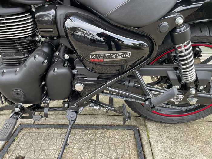 2024 Royal Enfield (see Also Enfiel METEOR 350 FIREBALL ?