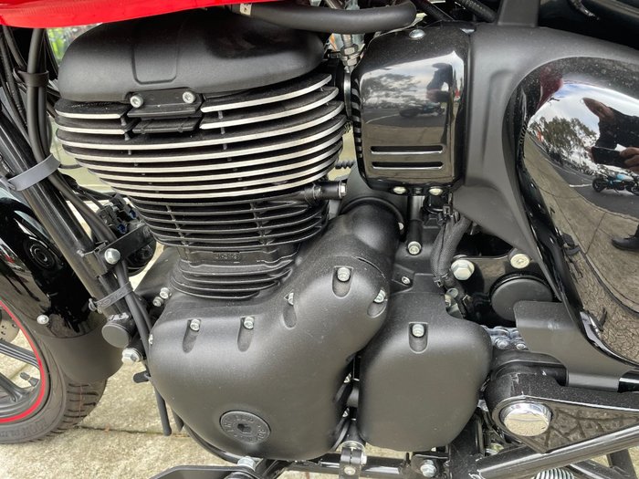 2024 Royal Enfield (see Also Enfiel METEOR 350 FIREBALL ?
