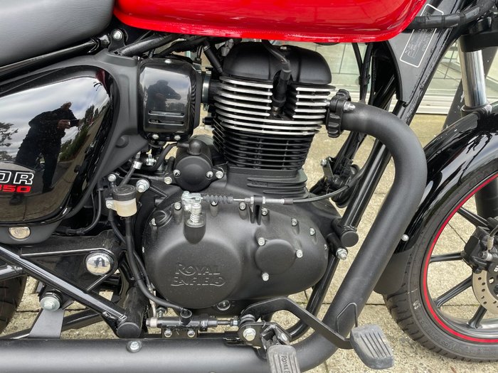 2024 Royal Enfield (see Also Enfiel METEOR 350 FIREBALL ?
