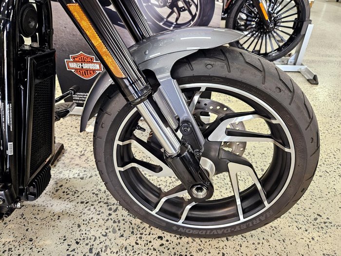 2022 Harley-Davidson Sport Glide 107 (FLSB) Softail Grey