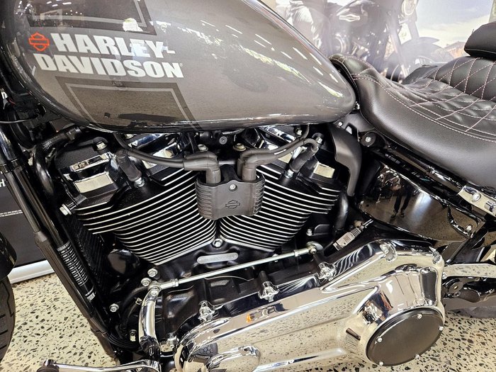2022 Harley-Davidson Sport Glide 107 (FLSB) Softail Grey