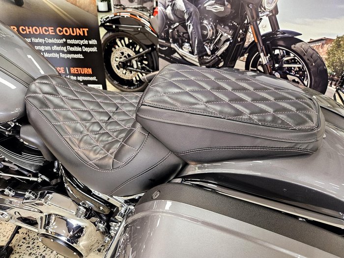 2022 Harley-Davidson Sport Glide 107 (FLSB) Softail Grey