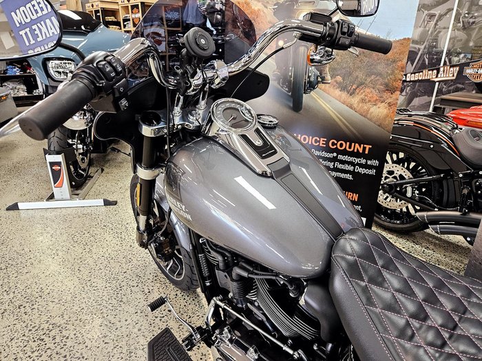 2022 Harley-Davidson Sport Glide 107 (FLSB) Softail Grey