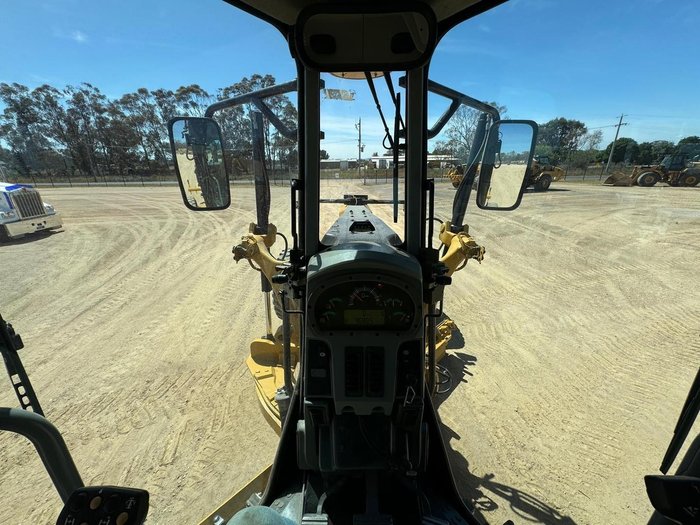 2013 Caterpillar 12M2 