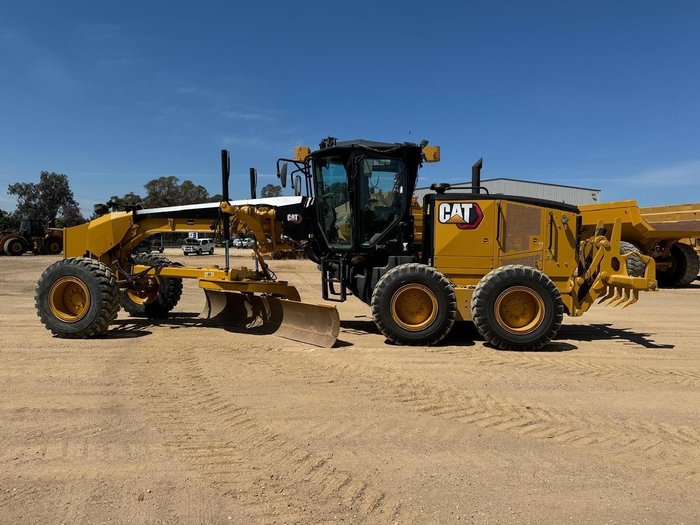 2013 Caterpillar 12M2 