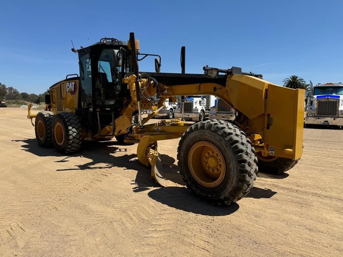 2013 Caterpillar 12M2 