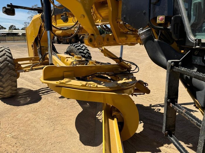 2013 Caterpillar 12M2 