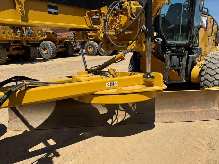 2013 Caterpillar 12M2 