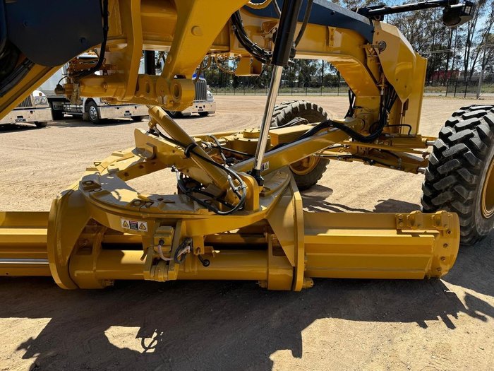 2013 Caterpillar 12M2 