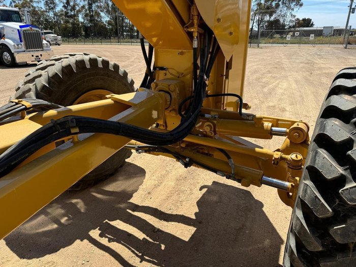 2013 Caterpillar 12M2 