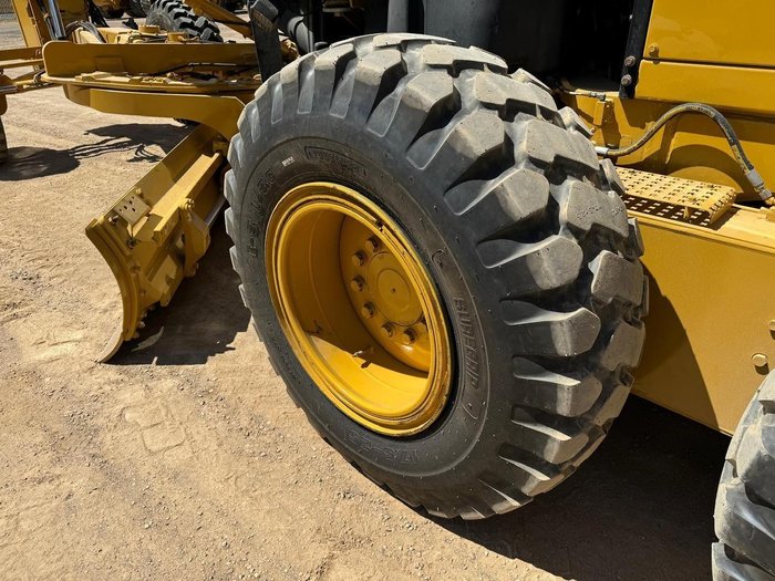 2013 Caterpillar 12M2 