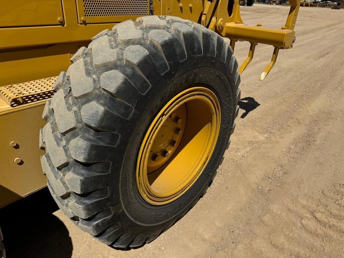 2013 Caterpillar 12M2 