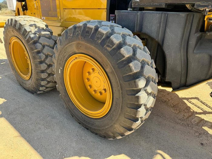 2013 Caterpillar 12M2 