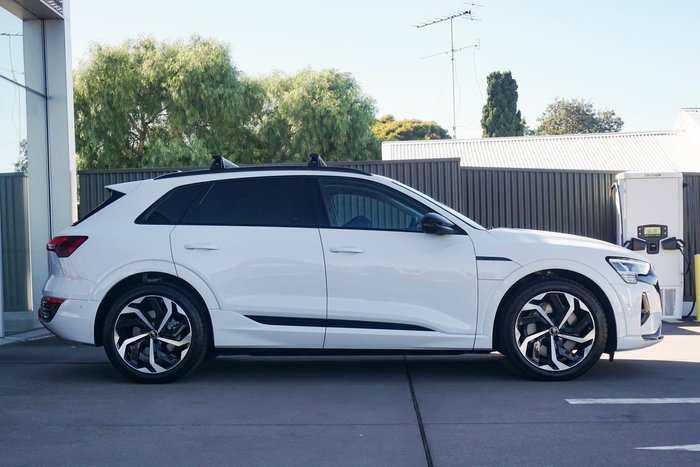 2024 Audi Q8 e-tron 50