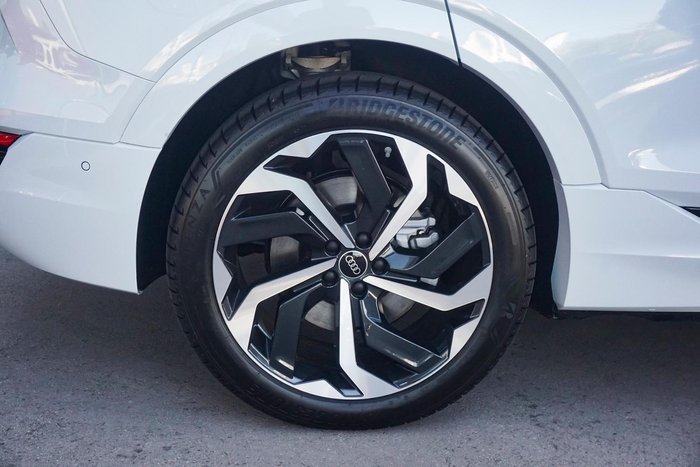 2024 Audi Q8 e-tron 50