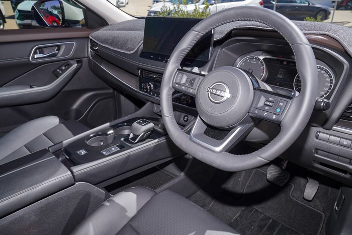 2025 Nissan X-TRAIL ST-L