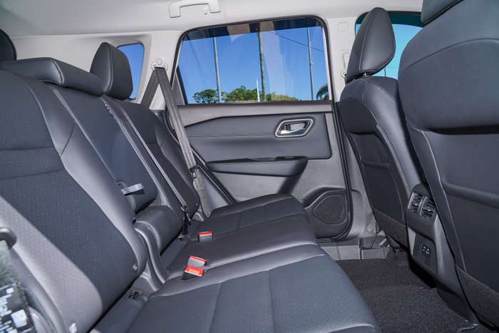 2025 Nissan X-TRAIL ST-L