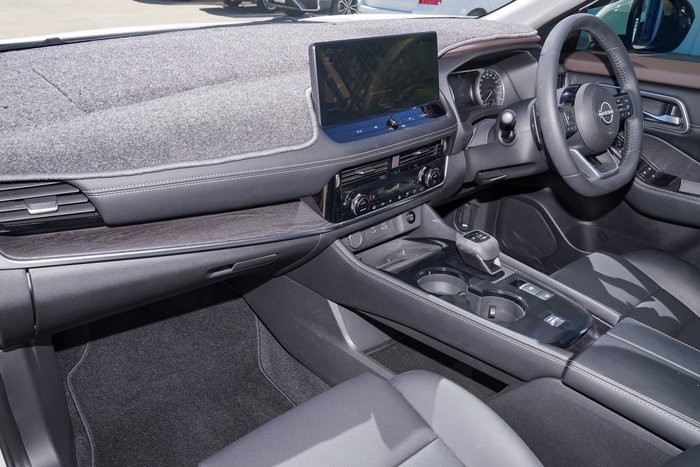 2025 Nissan X-TRAIL ST-L