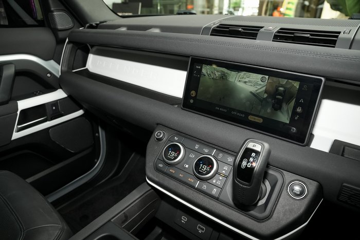 2023 Land Rover Defender 110 D300 SE