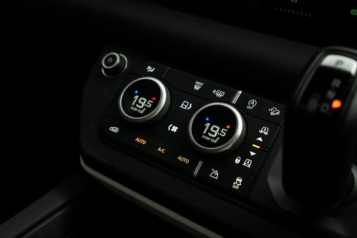 2023 Land Rover Defender 110 D300 SE