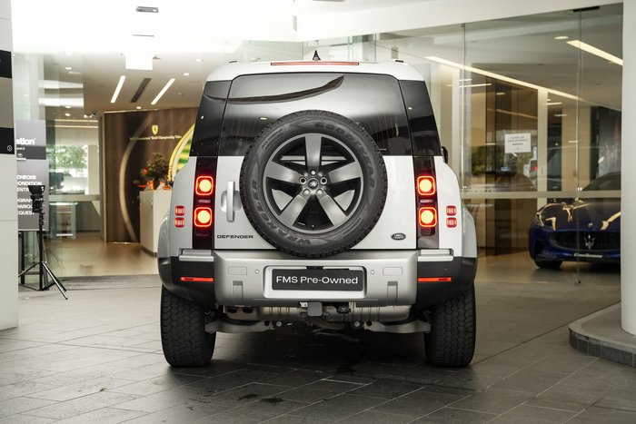 2023 Land Rover Defender 110 D300 SE