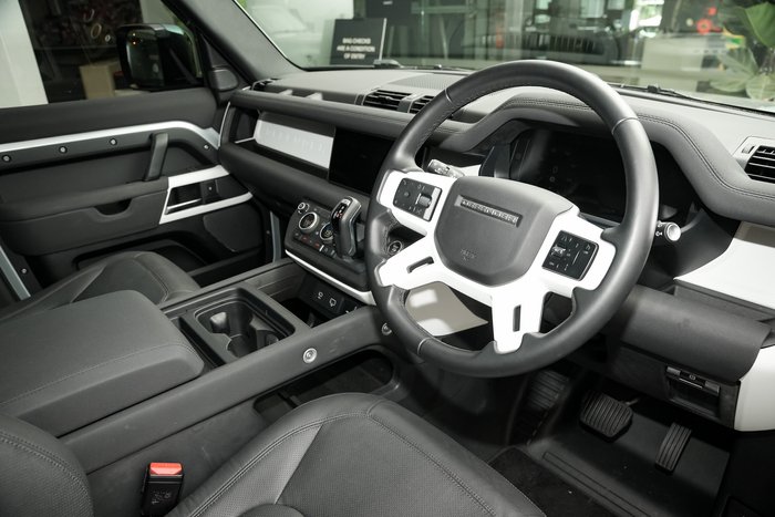 2023 Land Rover Defender 110 D300 SE
