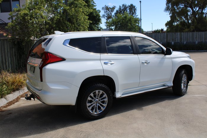 2023 Mitsubishi Pajero Sport GLX