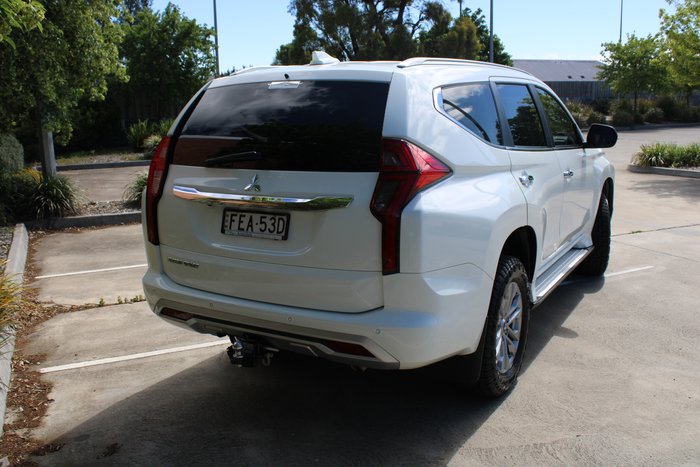 2023 Mitsubishi Pajero Sport GLX