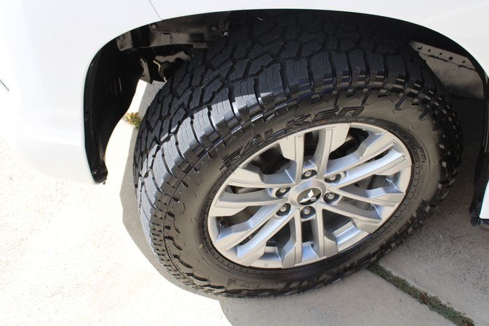 2023 Mitsubishi Pajero Sport GLX