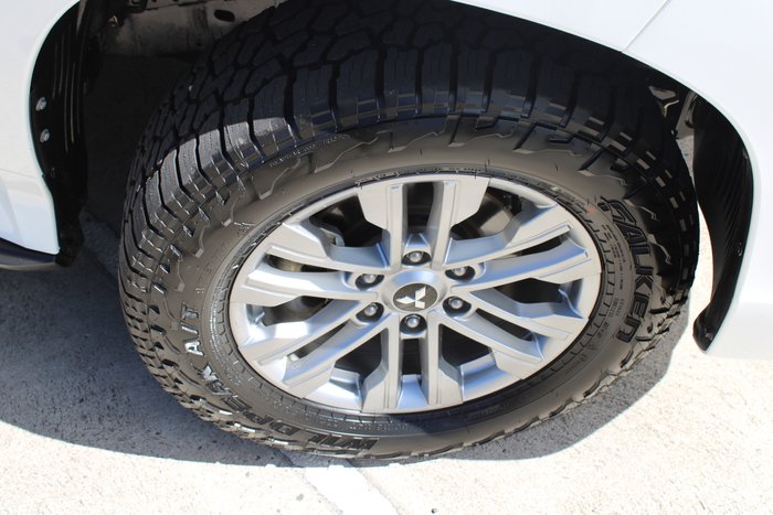 2023 Mitsubishi Pajero Sport GLX